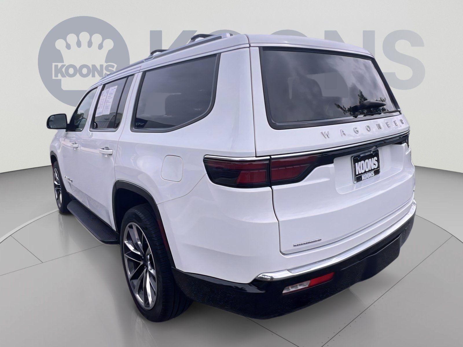 Used 2023 Jeep Wagoneer Series II w/ Convenience Group I AWD/4WD image 4