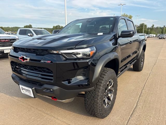New 2026 Chevrolet Colorado ZR2 w/ Technology Package AWD/4WD image 8