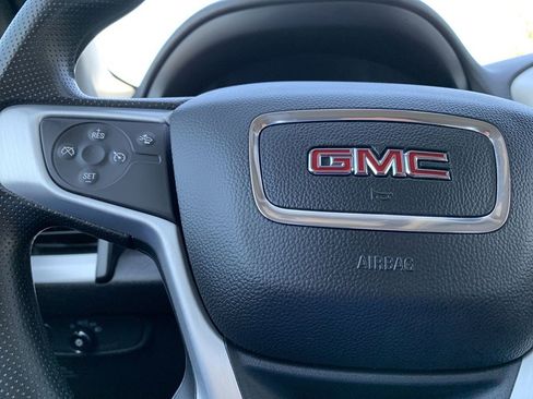 Used 2024 GMC Terrain SLE AWD/4WD image 17