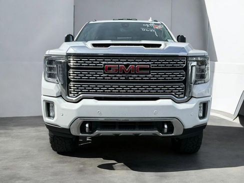 Used 2022 GMC Sierra 2500 Denali w/ Technology Package AWD/4WD image 2