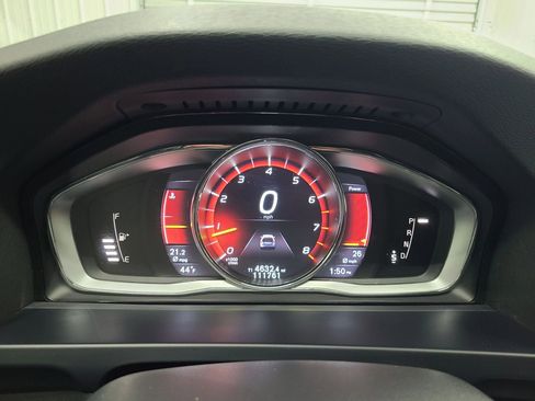 Used 2016 Volvo V60 T5 Cross Country Platinum w/ Climate Package image 29