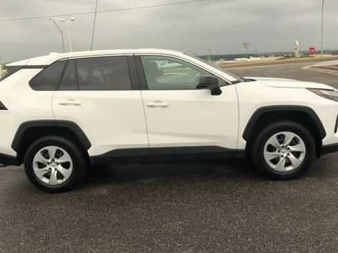 Used 2025 Toyota RAV4 LE AWD/4WD image 9