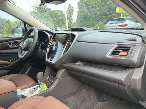 Certified 2025 Subaru Ascent Touring w/ Popular Package #2 AWD/4WD image 21
