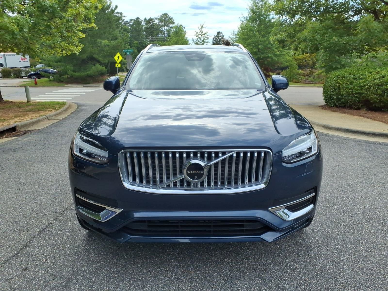 Certified 2025 Volvo XC90 B6 Plus w/ Protection Package Premier AWD/4WD image 11