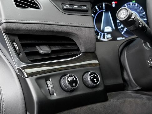 Used 2019 Cadillac Escalade ESV Platinum image 10