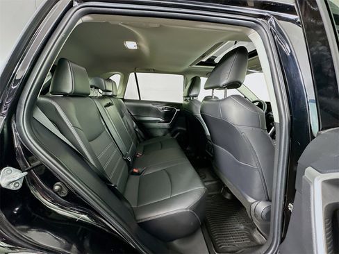 Used 2023 Toyota RAV4 XLE Premium image 29