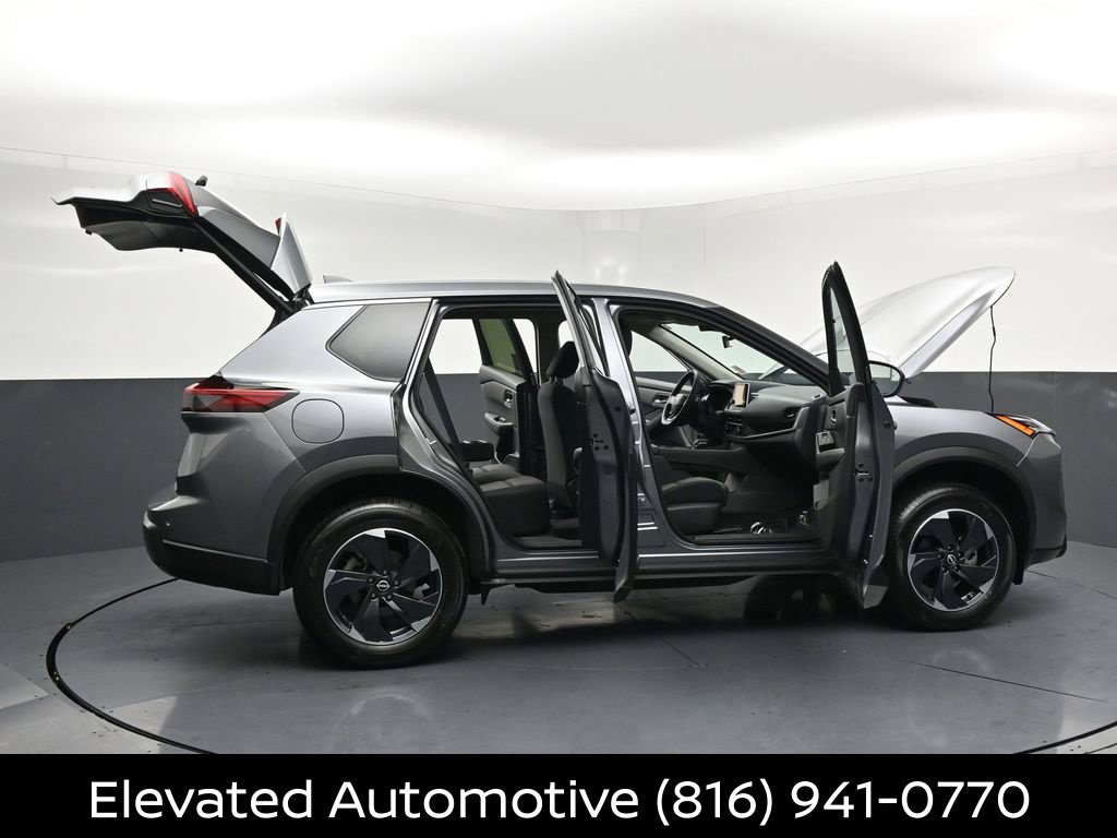 Certified 2026 Nissan Rogue SV AWD/4WD image 33