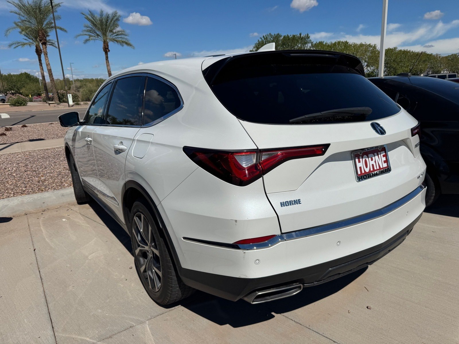 Used 2022 Acura MDX w/ Technology Package AWD/4WD image 3