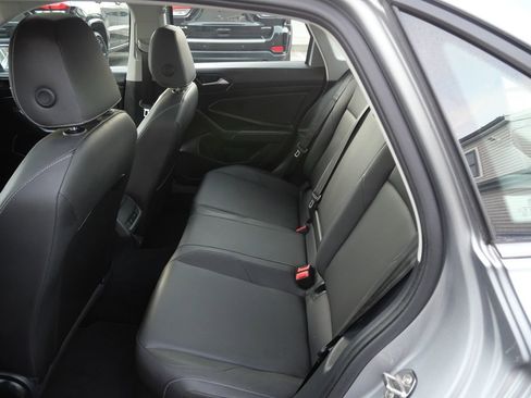 Used 2019 Volkswagen Jetta SE w/ Cold Weather Package image 20