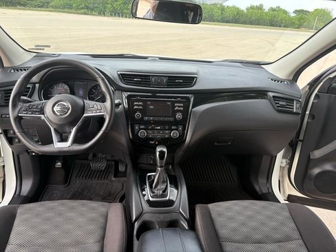 Used 2017 Nissan Rogue Sport SV w/ SV All-Weather Package image 29