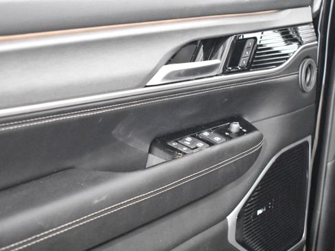 New 2026 Jeep Grand Wagoneer L Limited AWD/4WD image 26