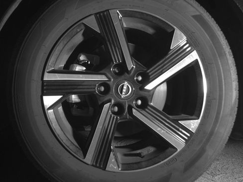 Used 2025 Nissan Sentra SV image 12