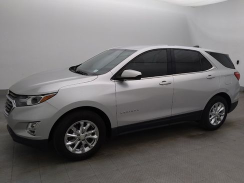 Used 2019 Chevrolet Equinox LT image 2