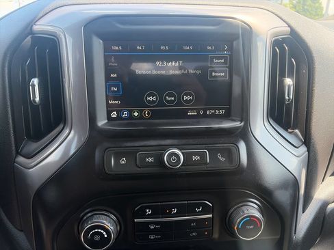 Used 2019 Chevrolet Silverado 1500 Custom w/ Custom Value Package AWD/4WD image 19