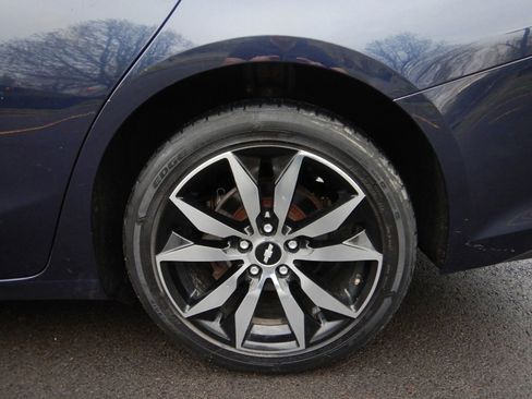 Used 2016 Chevrolet Malibu LT image 18
