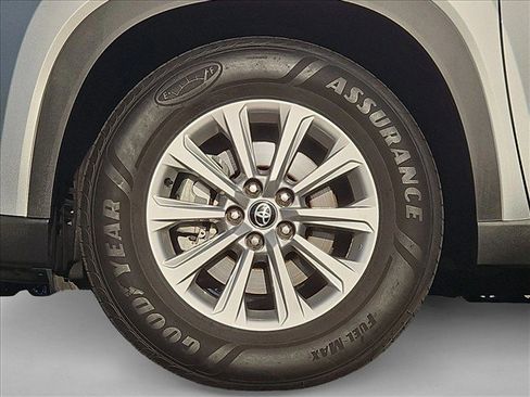 Certified 2026 Toyota Grand Highlander FWD image 30