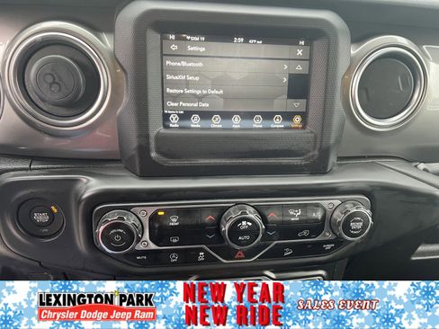 Used 2020 Jeep Wrangler Unlimited Sahara image 20