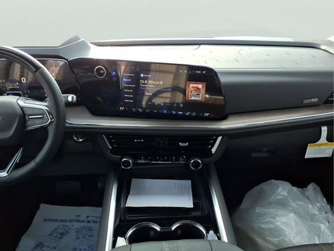 New 2026 Chevrolet Suburban High Country AWD/4WD image 12