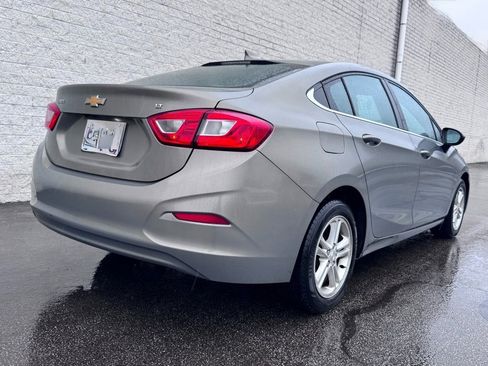 Used 2018 Chevrolet Cruze LT image 6