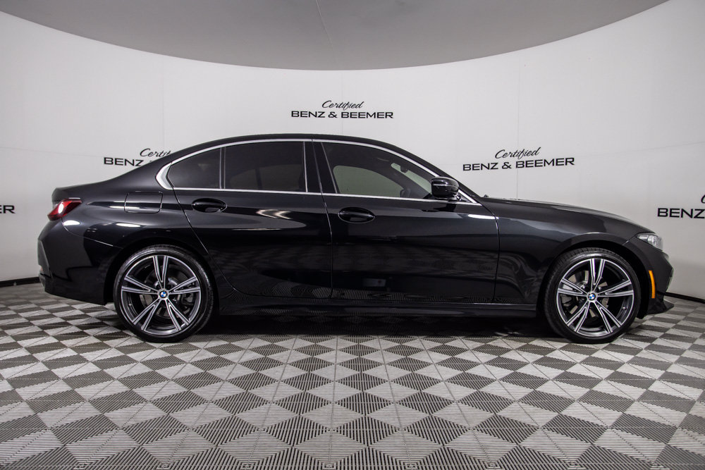 Used 2024 BMW 330i Sedan w/ Convenience Package RWD image 3