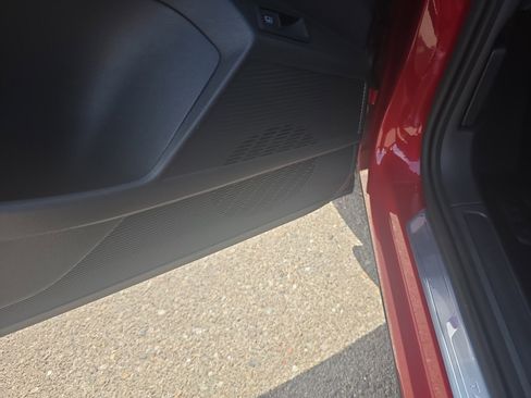 Certified 2022 Volkswagen Taos SE w/ Panoramic Sunroof Package image 27