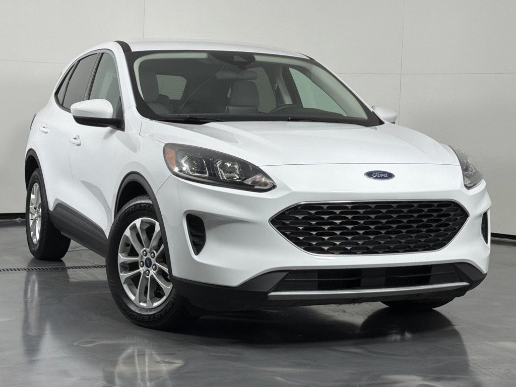 Used 2021 Ford Escape SE w/ Cold Weather Package FWD image 2
