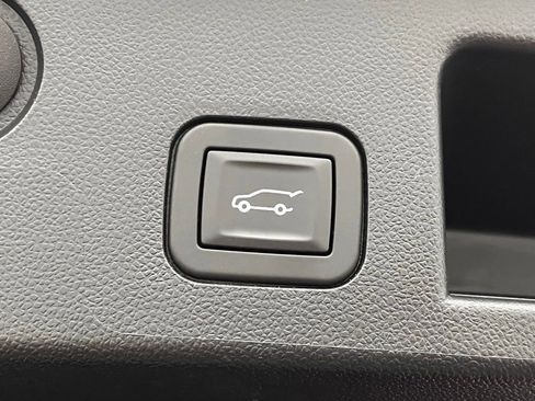 Used 2025 Chevrolet Equinox RS w/ Convenience Package III FWD image 11