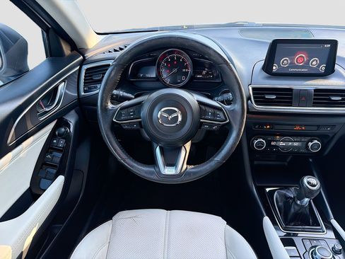 Used 2018 MAZDA MAZDA3 Grand Touring w/ Premium Equipment Package image 16