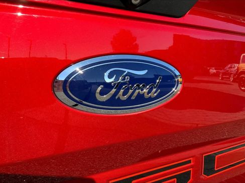 Used 2019 Ford F150 XLT w/ Equipment Group 302A Luxury AWD/4WD image 30