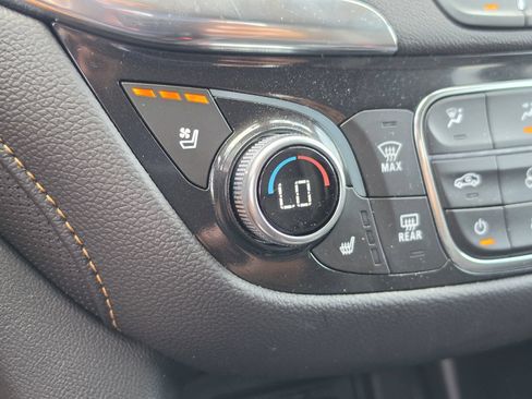 Used 2024 Chevrolet Equinox Premier FWD image 28