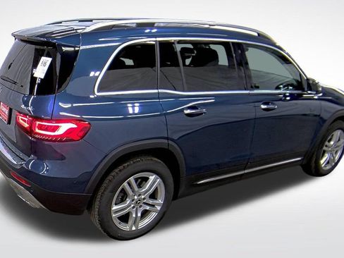 Used 2022 Mercedes-Benz GLB 250 4MATIC w/ Premium Package Lite image 5