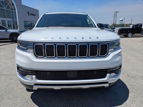 Used 2024 Jeep Wagoneer Series III AWD/4WD image 9