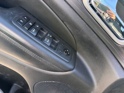 Used 2020 Jeep Grand Cherokee Laredo w/ 18" Wheel & 8.4" Radio Group image 11