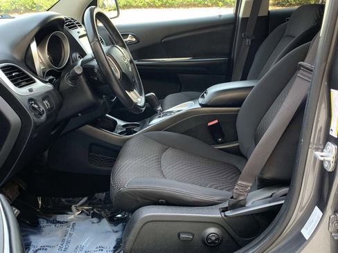 Used 2015 Dodge Journey SXT w/ Flexible Seating Group image 12