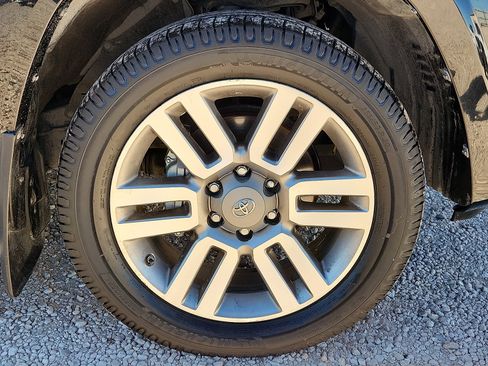 Used 2013 Toyota 4Runner Limited image 7