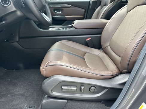 Used 2025 Honda Pilot Elite image 10