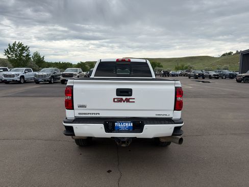 Used 2016 GMC Sierra 2500 Denali w/ Duramax Plus Package AWD/4WD image 9