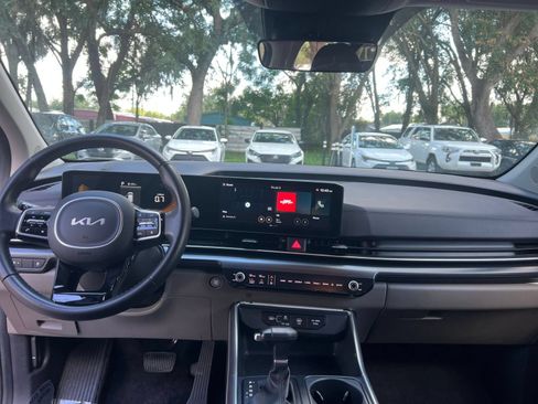 Used 2026 Kia Carnival FWD image 37