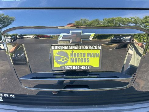 Used 2019 Chevrolet Suburban LS w/ All-Season Package AWD/4WD image 8