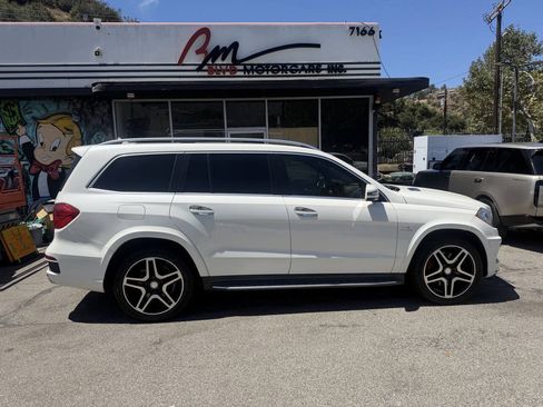 Used 2014 Mercedes-Benz GL 550 4MATIC image 2