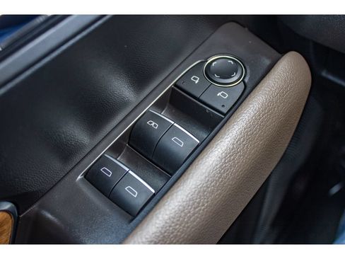 Used 2024 GMC Canyon Denali AWD/4WD image 34
