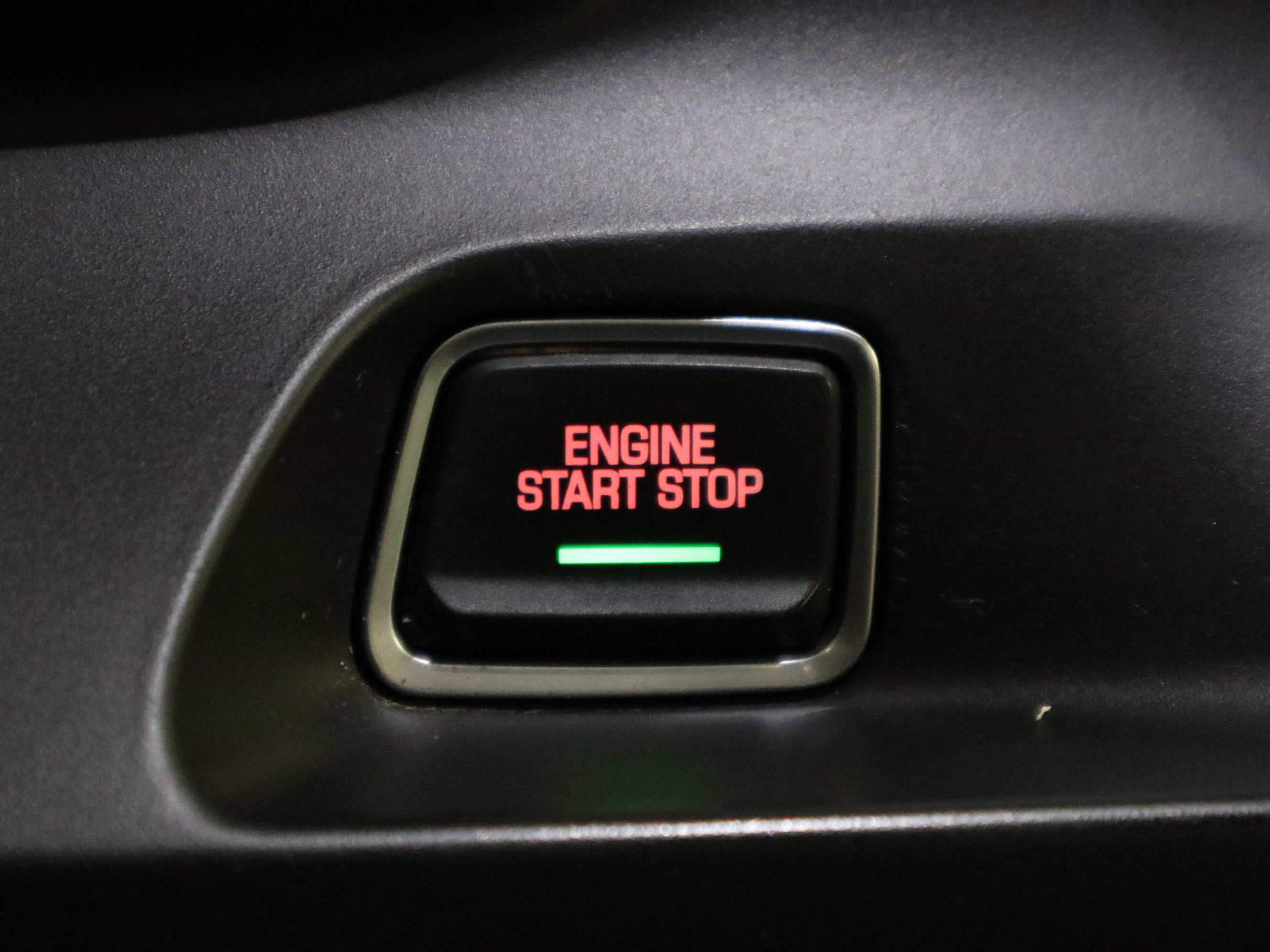 Used 2020 Chevrolet Camaro LT RWD image 31