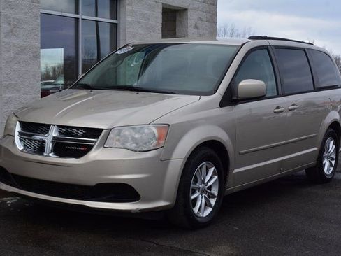 Used 2013 Dodge Grand Caravan SXT w/ Rear Park Assist Pkg image 9