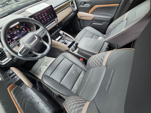 Used 2024 GMC Canyon Denali AWD/4WD image 11
