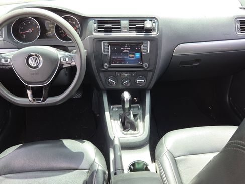 Used 2016 Volkswagen Jetta SE FWD image 12
