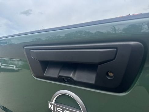 Used 2024 Nissan Frontier SL RWD image 39