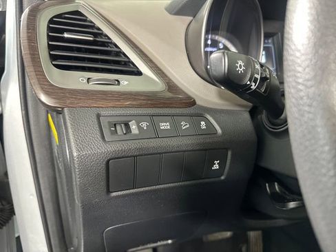 Used 2017 Hyundai Santa Fe Sport AWD/4WD image 19