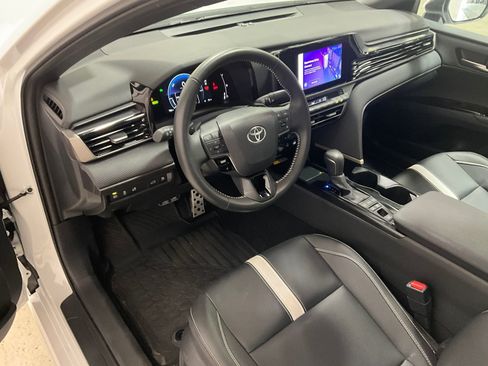 Used 2026 Toyota Camry SE FWD image 14