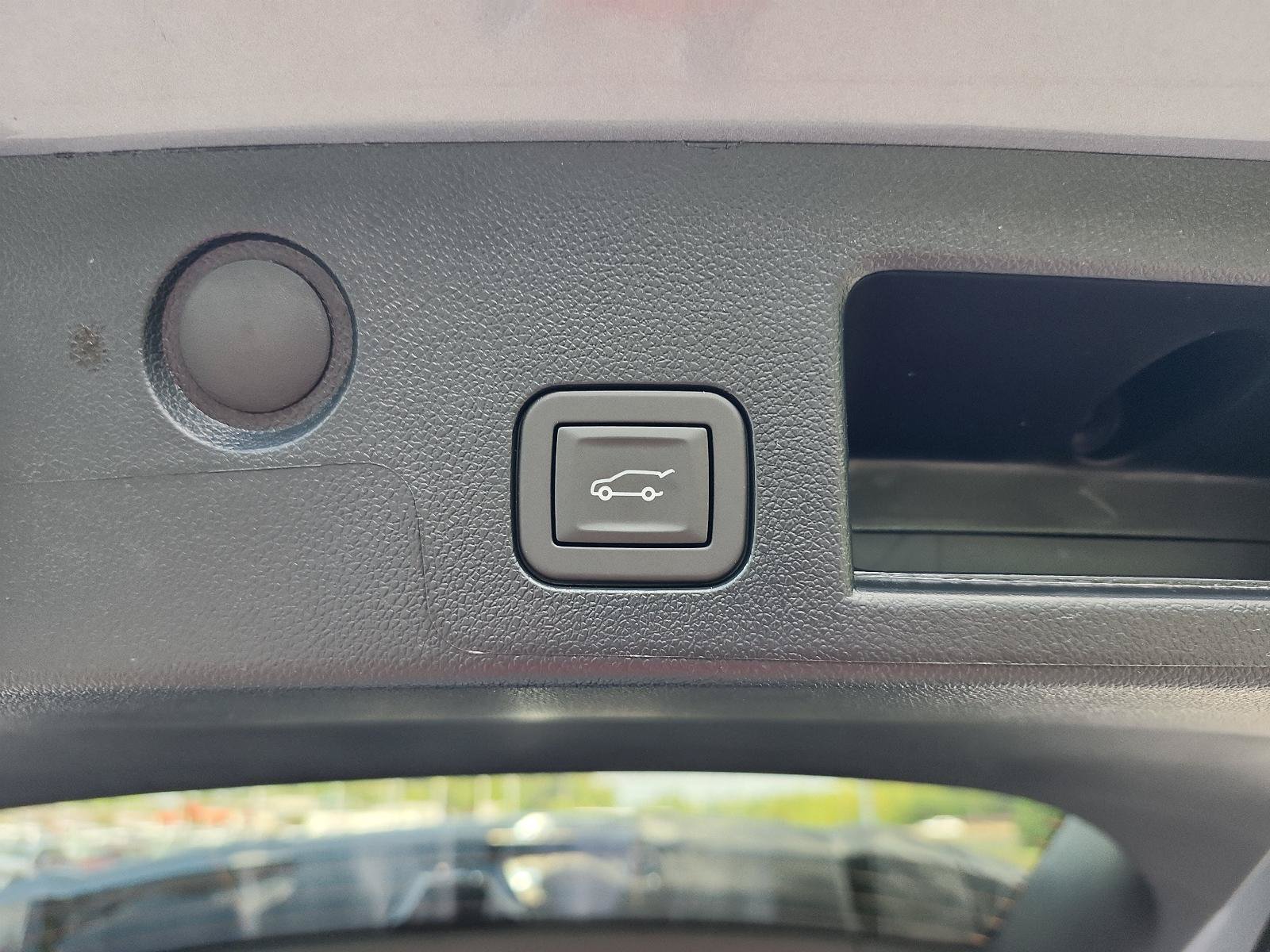 New 2027 GMC Terrain AT4 w/ Convenience Package III AWD/4WD image 9
