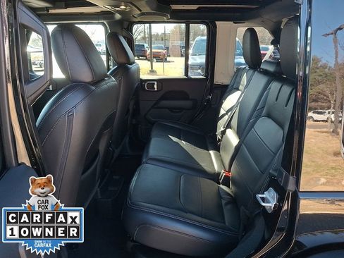 Used 2022 Jeep Wrangler Unlimited Sahara w/ Cold Weather Group image 10